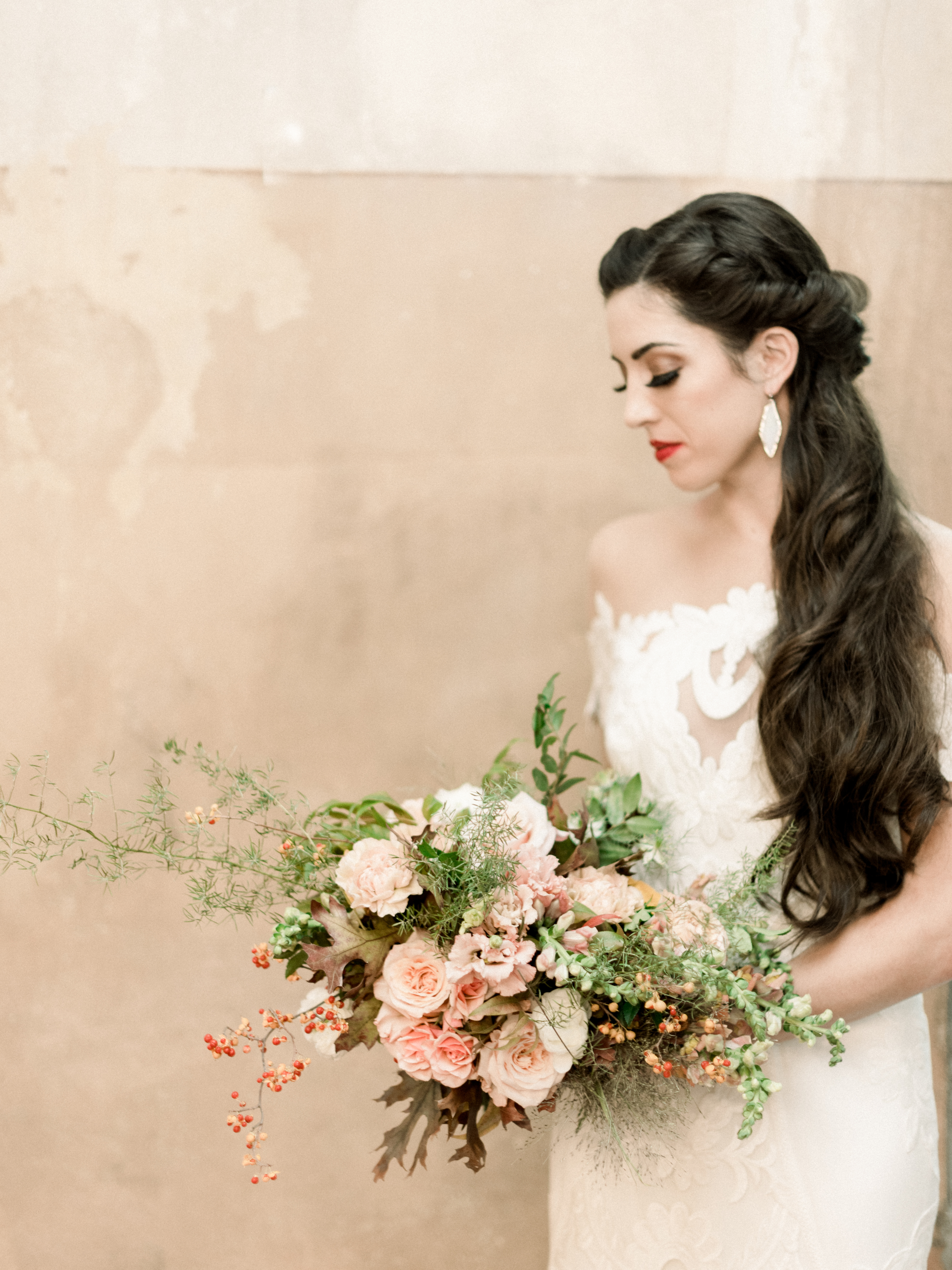 Romantic industrial wedding styled shoot with a feminine fall look designed by Alexa Kay Events and captured by Xsperience Photography. For more romantic wedding ideas visit alexakayevents.com!