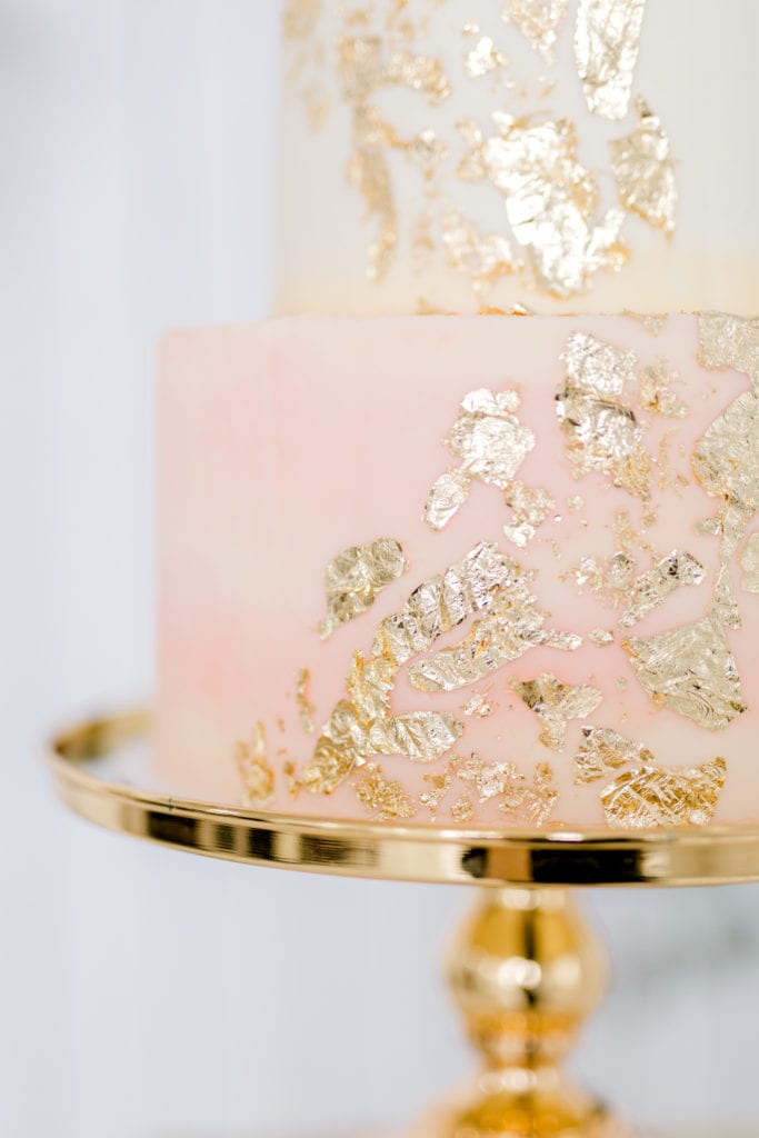 Get to know wedding cake designer Bella Noel Bakery on Alexa Kay Events. Find more Dallas Fort Worth wedding vendors at alexakayevents.com!